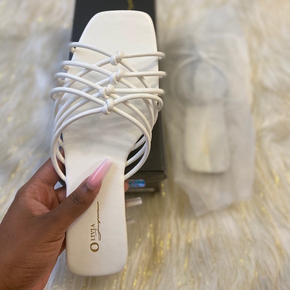 Shop Official Bee Cute Women’s Sandals - Picture 2 of 5